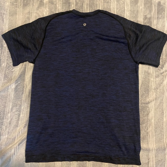 lululemon Metal Vent Tech T Shirt (Navy/Black) - Picture 3 of 3